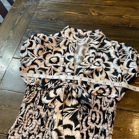 Guess Black and Cream Floral Blouse - Picture 5 of 7